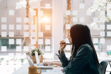 冬天给虎皮鹦鹉剪翅羽它会冷吗